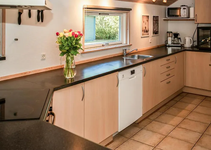 Stunning In Vaeggerlose With Sauna Hébergement de vacances Bøtø By