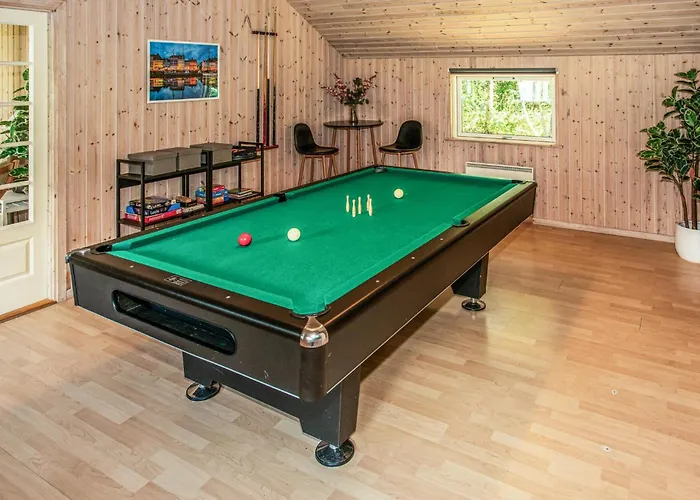 Hébergement de vacances Stunning In Vaeggerlose With Sauna Bøtø By